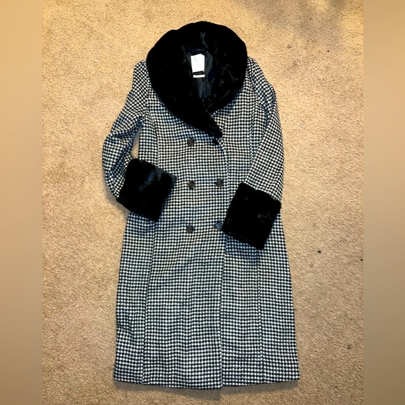 Urban Outfitters Jackets & Blazers - WOMENS URBAN OUTFITTERS HOUNDSTOOTH LONG PEACOAT SIZE XS AND SMALL
